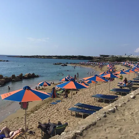 Cosy Near Corallia Beach Apartament Peyia