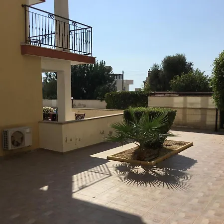 Cosy Near Corallia Beach *